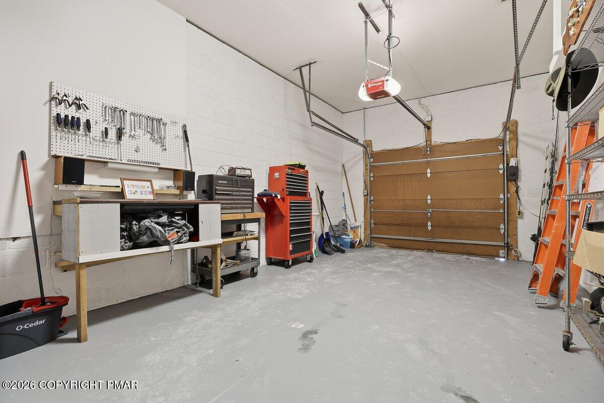 176 Manchester Drive Bushkill, PA 18324 - Photo 56 of 68 1000048642