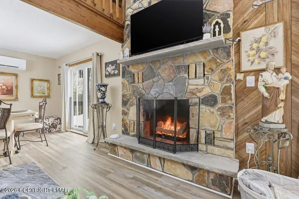 $369,000 | 176 Manchester Drive, Bushkill, PA 18324