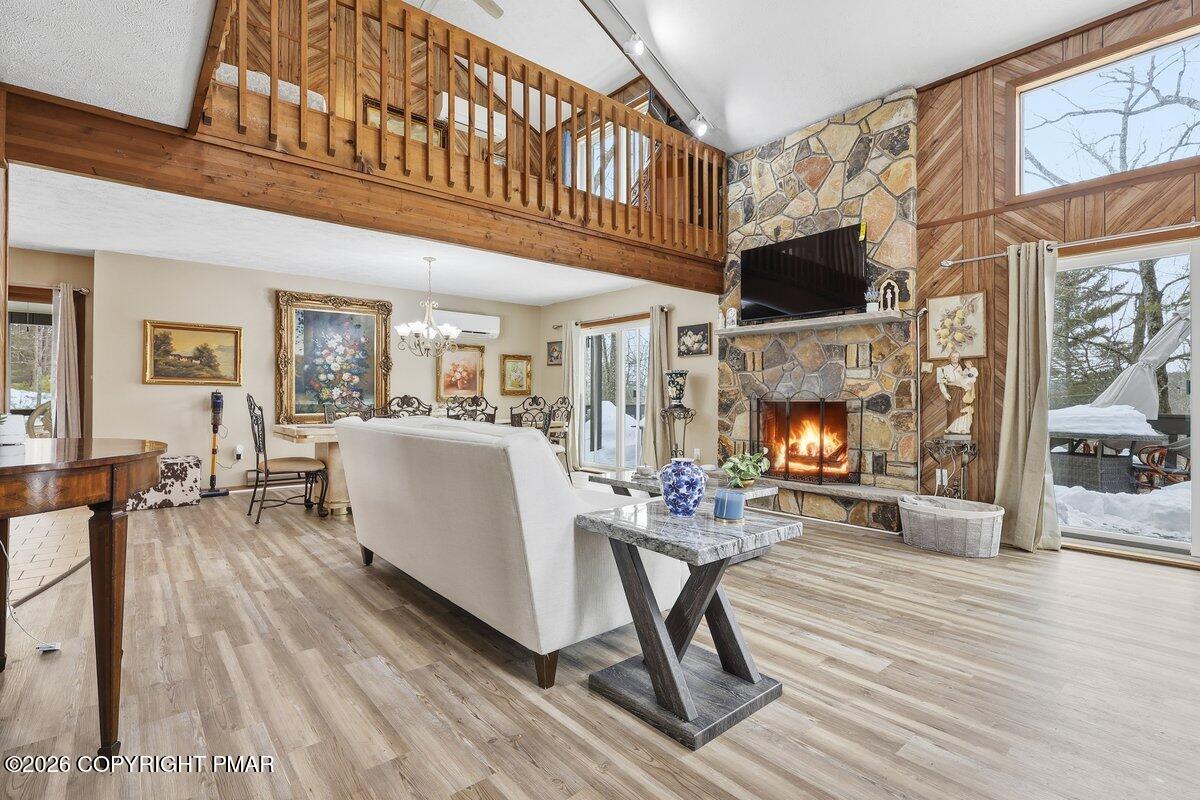 176 Manchester Drive Bushkill, PA 18324 - Photo 9 of 68 1000048596