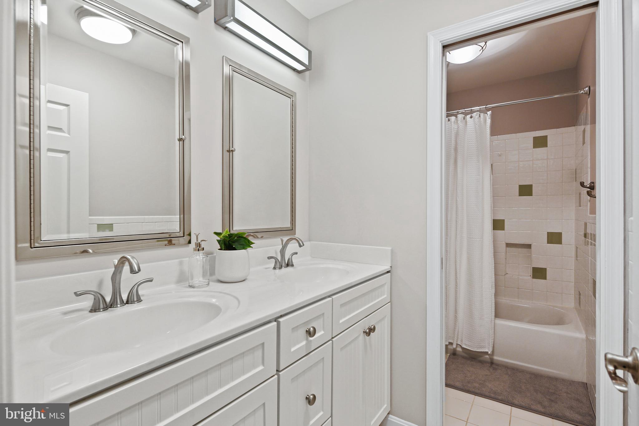 10033 Inkpen Place Ellicott City, MD 21042 - Photo 30 of 47 Hall Bath