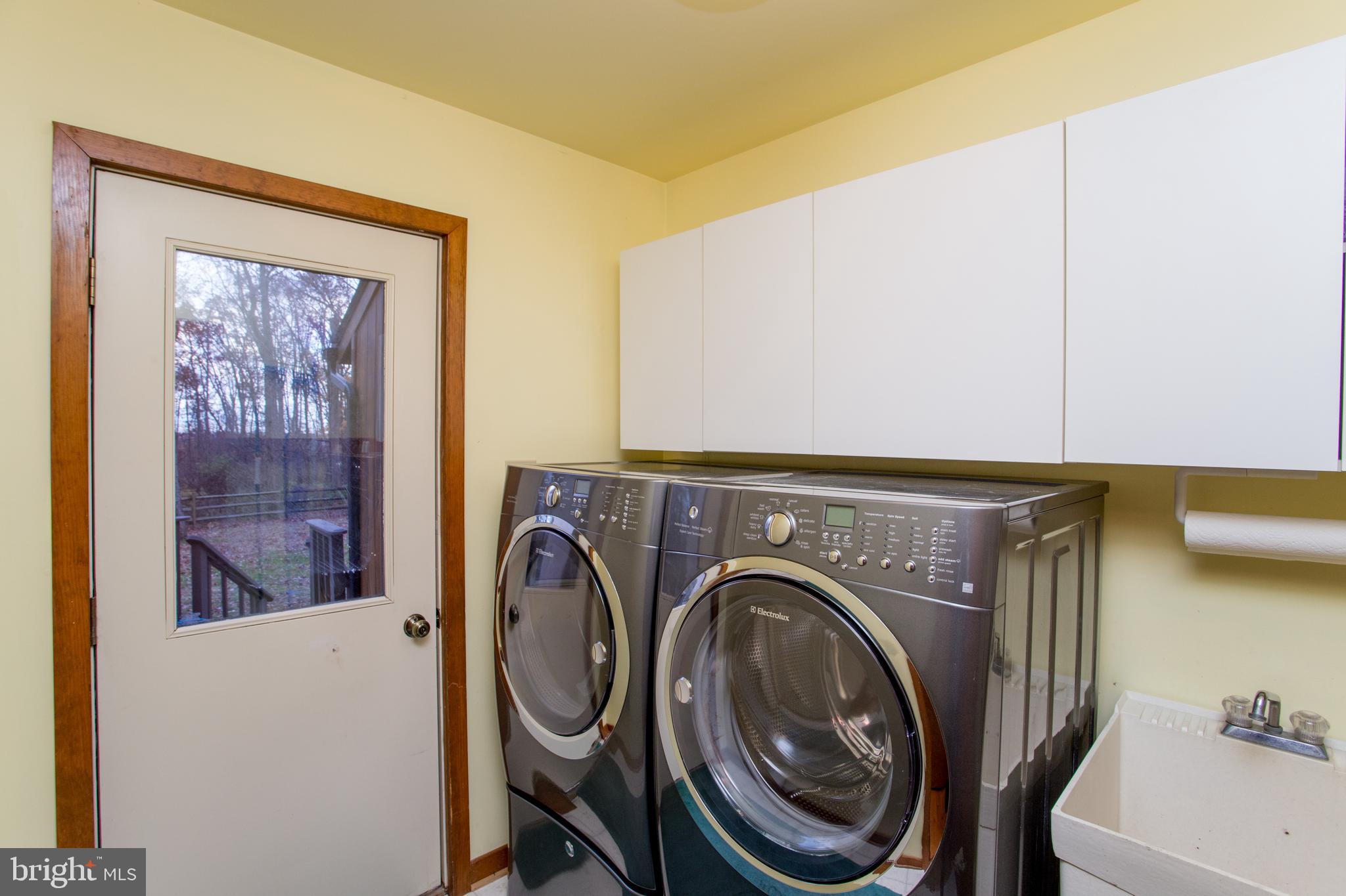 786 Ridge Road Telford, PA 18969 - Photo 71 of 105 Laundry Room