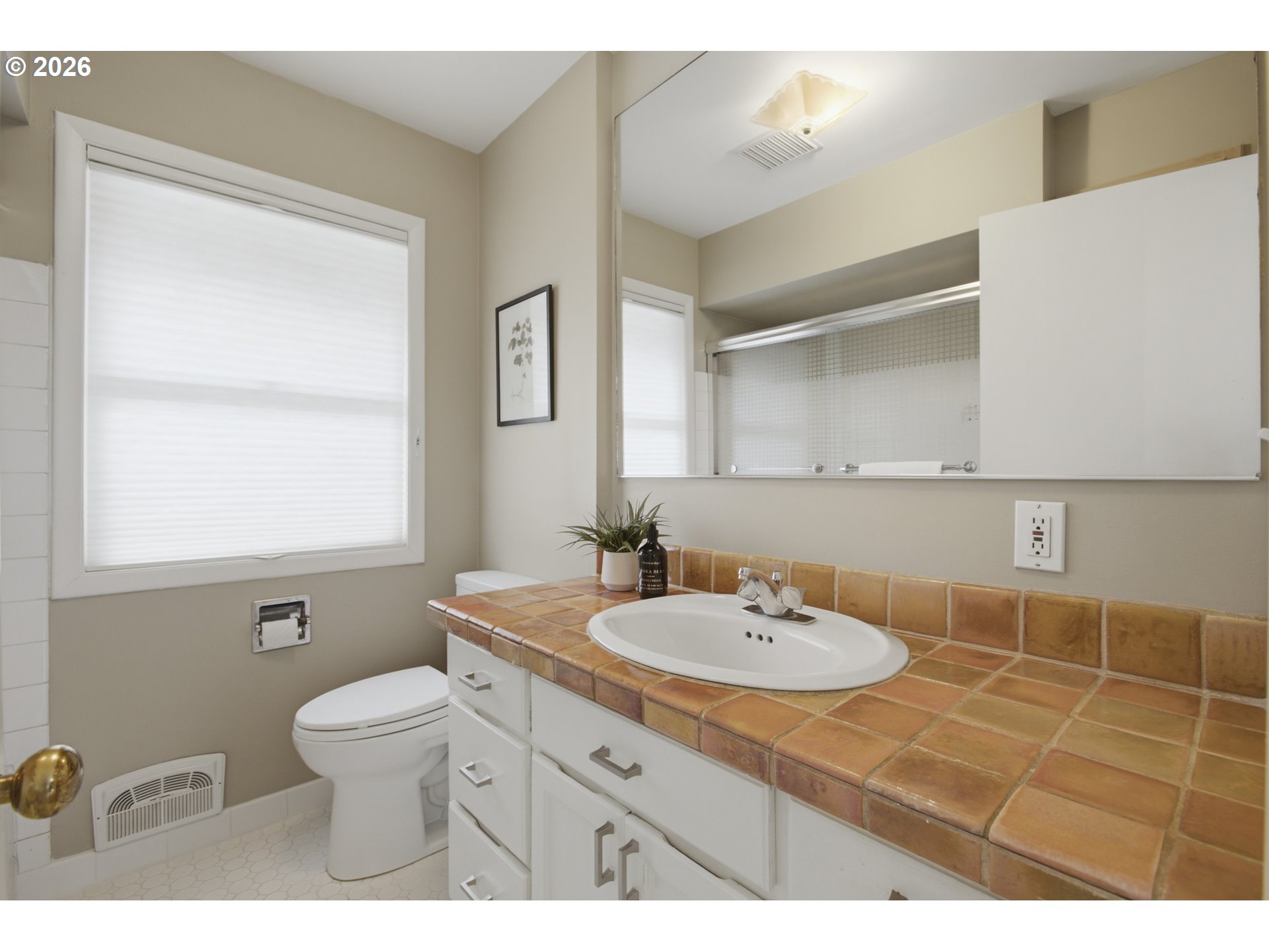 12208 Southwest 34th Avenue Portland, OR 97219 - Photo 16 of 47