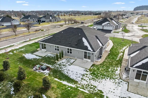 $399,900 | 504 Hunter Oaks Boulevard, Unit 1001, Watertown, WI 53094