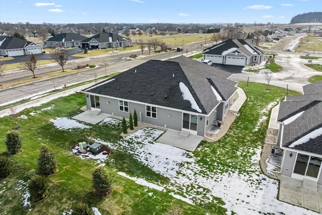 $399,900 | 504 Hunter Oaks Boulevard, Unit 1001, Watertown, WI 53094