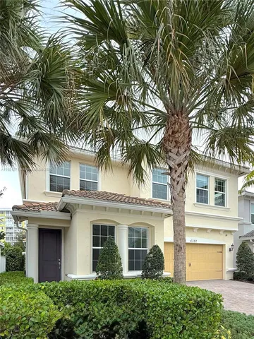 a view of outdoor space yard and front view of a house