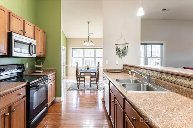 $449,000 | 32 White Fox Drive, Fletcher, NC 28732