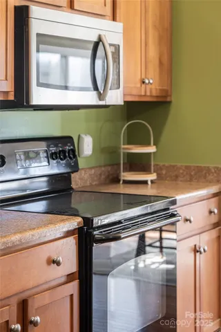 $449,000 | 32 White Fox Drive, Fletcher, NC 28732