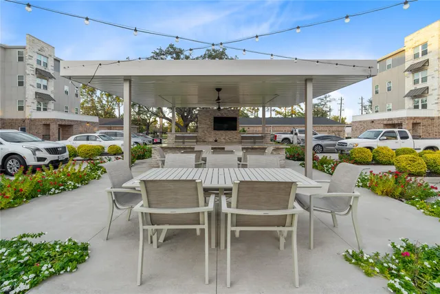 $385,817 | 6804 Westview Drive, Unit 3205, Houston, TX 77055