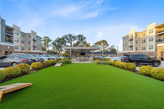 $385,817 | 6804 Westview Drive, Unit 3205, Houston, TX 77055