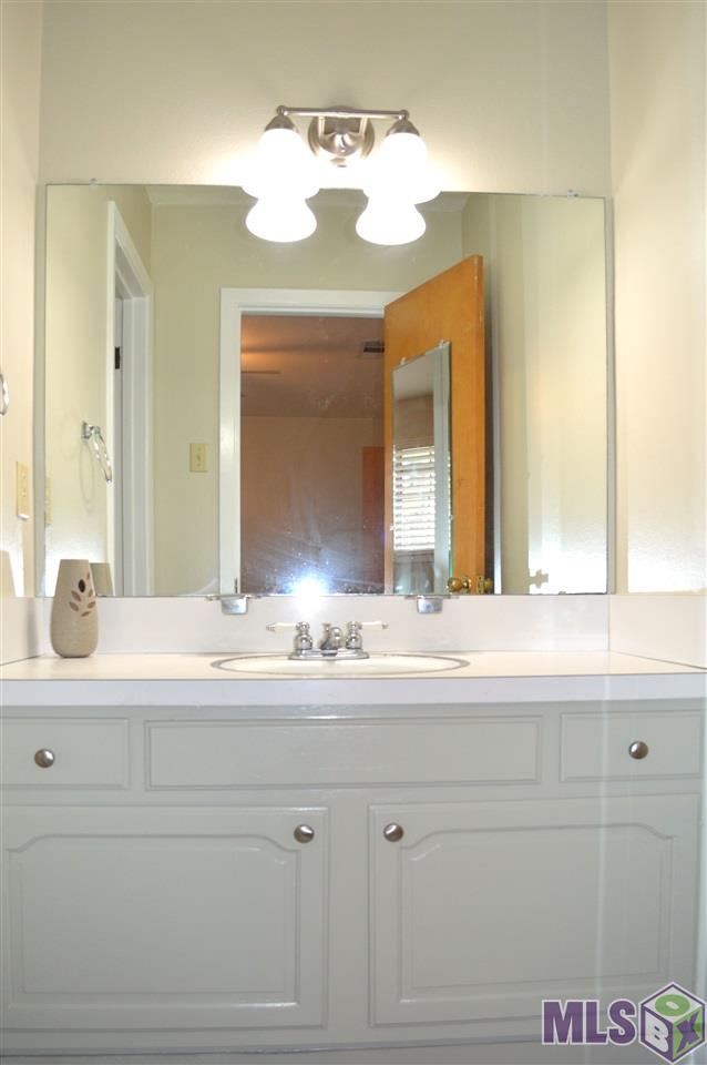 1868 Shawn Drive Baton Rouge, LA 70806 - Photo 11 of 20 Gallery Image 11