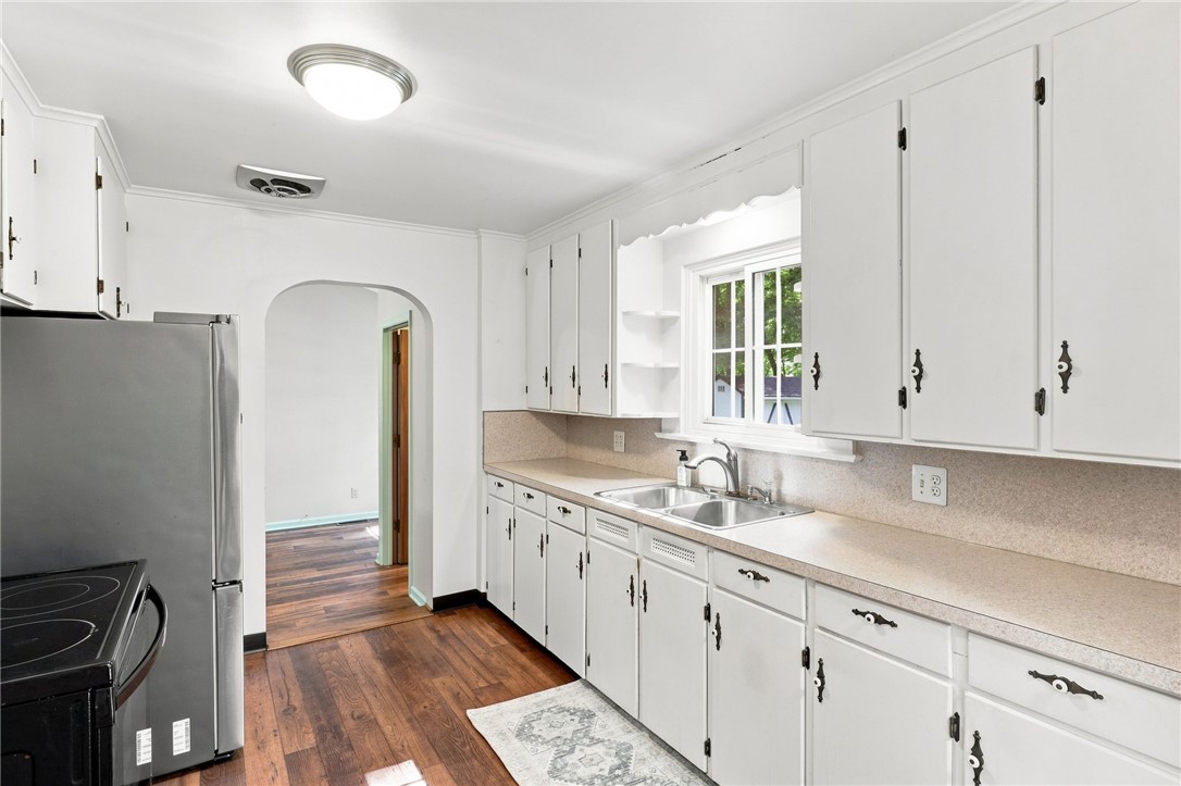 206 Bastian Road Brighton, NY 14623 - Photo 14 of 47 Gallery Image 14
