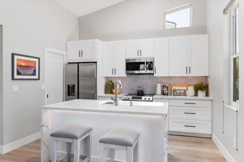 $3,695,000 | 201 Miramontes Avenue, Half Moon Bay, CA 94019