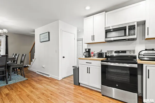 $194,500 | 32 Ridge Ln Drive, Decatur, IL 62521