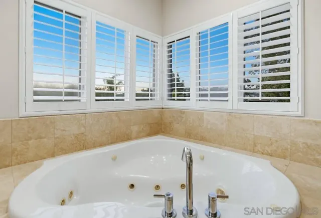 $4,250,000 | 5247 Ocean Breeze Court, San Diego, CA 92109