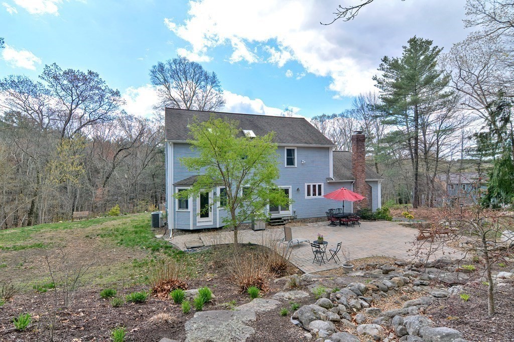 40 Southboro Road Upton, MA 01568 - Photo 38 of 42 a backyard of a house with seating space