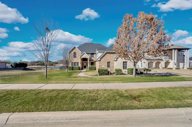 $819,999 | 415 Breezeway Court, Cedar Hill, TX 75104