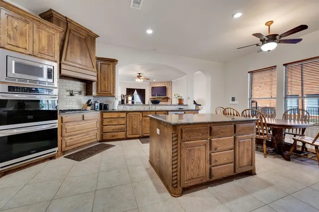 $819,999 | 415 Breezeway Court, Cedar Hill, TX 75104