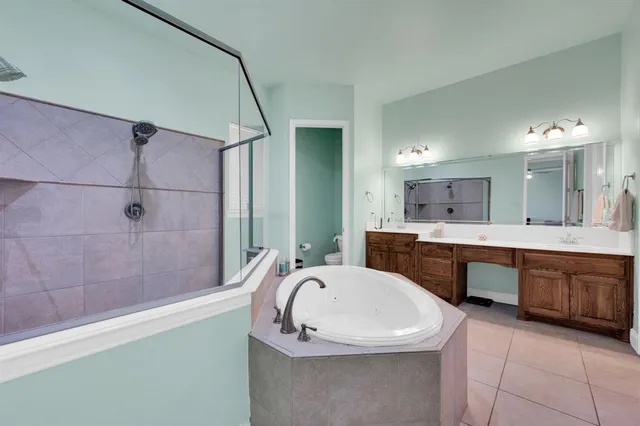 $819,999 | 415 Breezeway Court, Cedar Hill, TX 75104