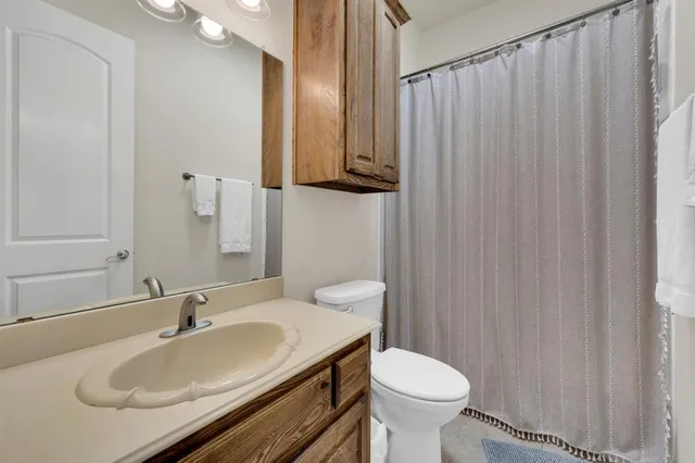 $819,999 | 415 Breezeway Court, Cedar Hill, TX 75104