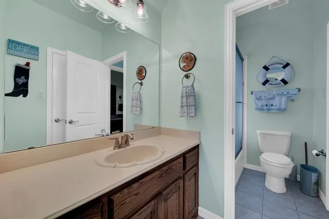 $819,999 | 415 Breezeway Court, Cedar Hill, TX 75104