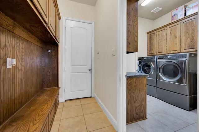 $819,999 | 415 Breezeway Court, Cedar Hill, TX 75104