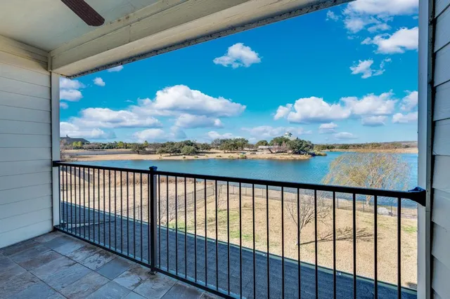 $819,999 | 415 Breezeway Court, Cedar Hill, TX 75104