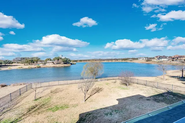 $819,999 | 415 Breezeway Court, Cedar Hill, TX 75104