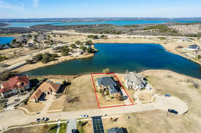 $819,999 | 415 Breezeway Court, Cedar Hill, TX 75104