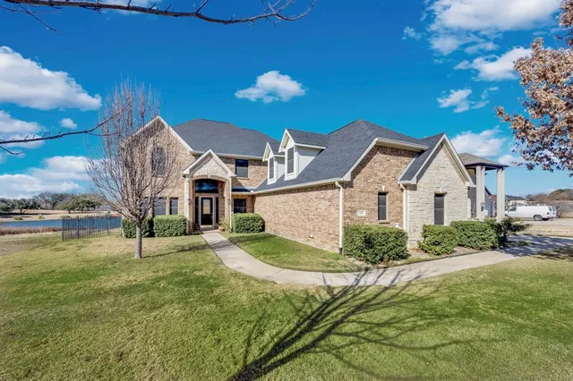 $819,999 | 415 Breezeway Court, Cedar Hill, TX 75104