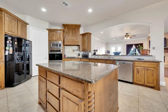 $819,999 | 415 Breezeway Court, Cedar Hill, TX 75104