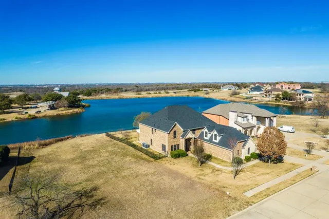 $819,999 | 415 Breezeway Court, Cedar Hill, TX 75104