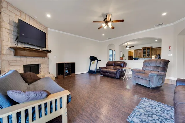 $819,999 | 415 Breezeway Court, Cedar Hill, TX 75104