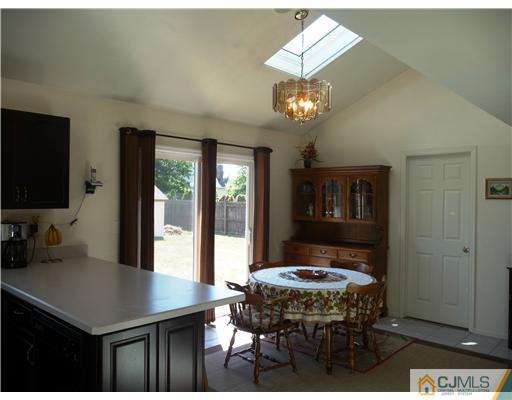 17 Haypress Road Cranbury, NJ 08512 - Photo 3 of 10 Gallery Image 3