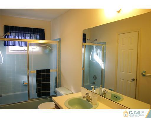 17 Haypress Road Cranbury, NJ 08512 - Photo 7 of 10 Gallery Image 7