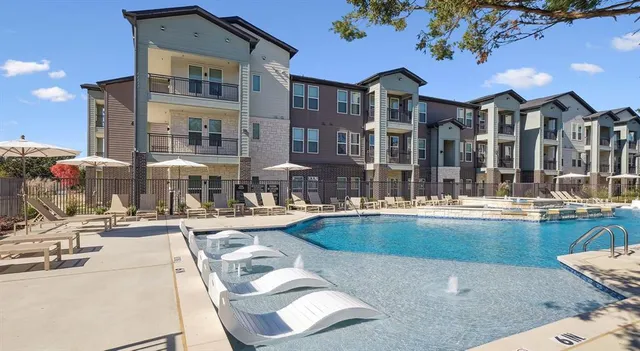 $2,050 | 4600 East McKinney Street, Unit 5317, Denton, TX 76208