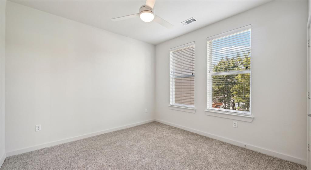 4600 East McKinney Street, Unit 5317 Denton, TX 76208 - Photo 25 of 40 an empty room with a window
