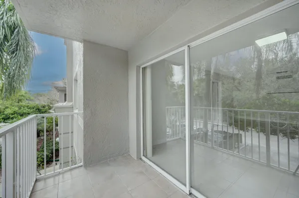 $2,450 | 5031 Wiles Road, Unit 203, Coconut Creek, FL 33073