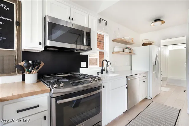 $569,000 | 232 Pomrankey Lane, Dover, ID 83825