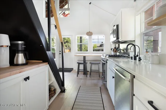 $569,000 | 232 Pomrankey Lane, Dover, ID 83825