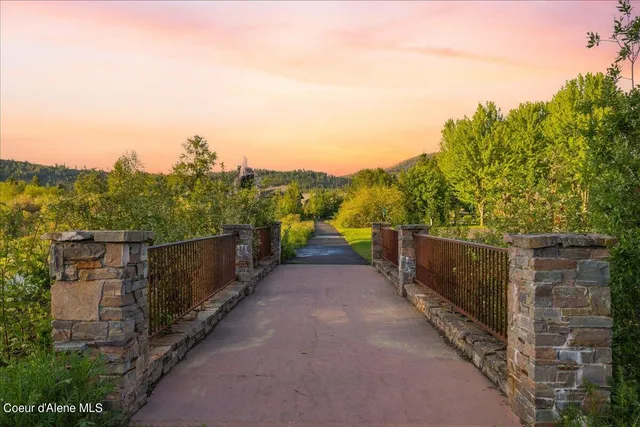 $569,000 | 232 Pomrankey Lane, Dover, ID 83825