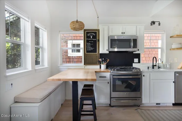 $569,000 | 232 Pomrankey Lane, Dover, ID 83825