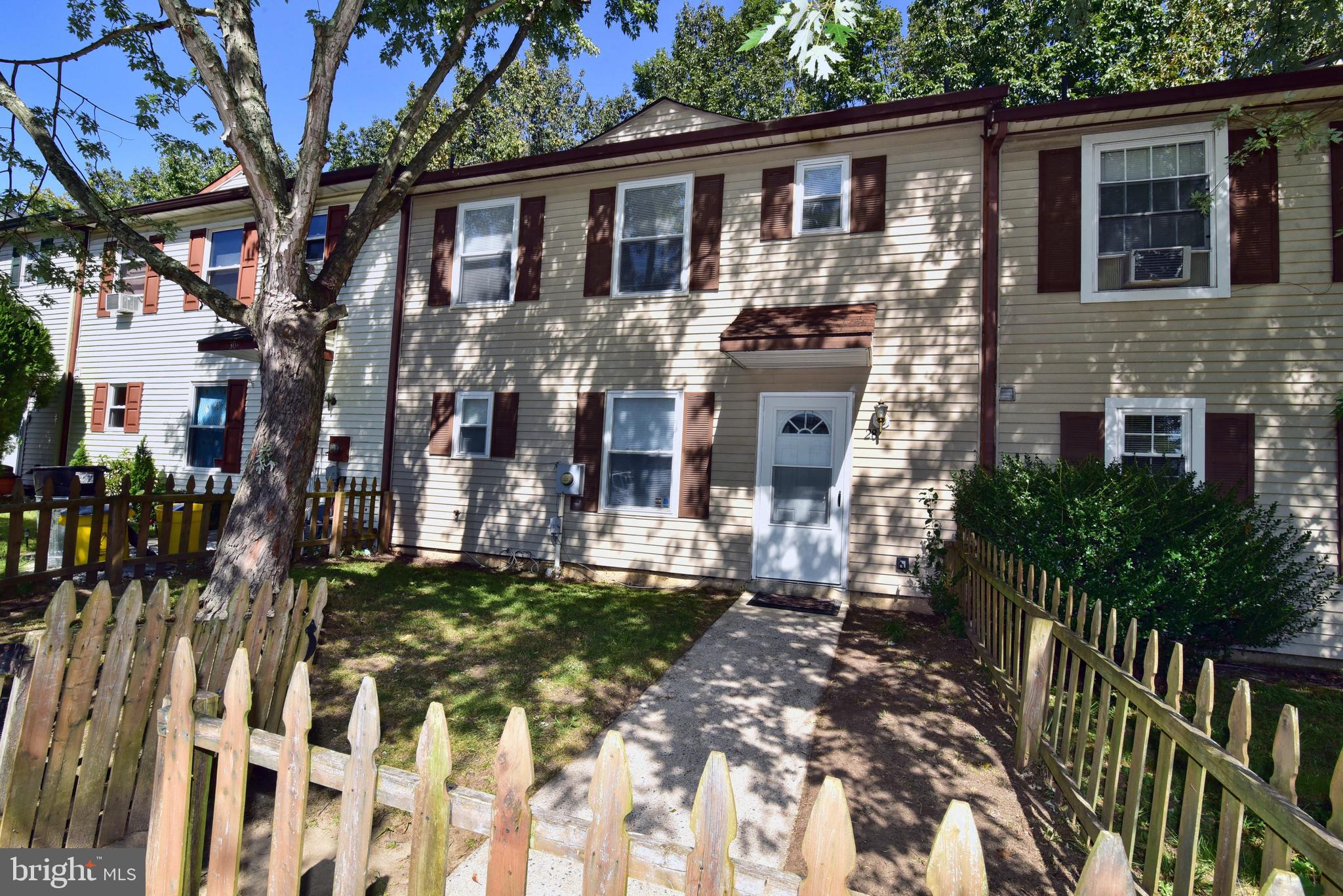 28 Yorkshire Road Sicklerville, NJ 08081 - Photo 3 of 22 Gallery Image 3