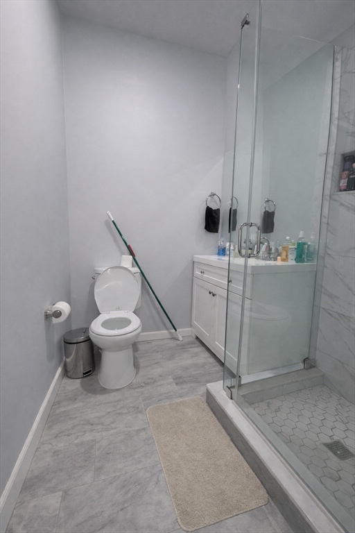 8 Pelham Street Worcester, MA 01609 - Photo 13 of 38