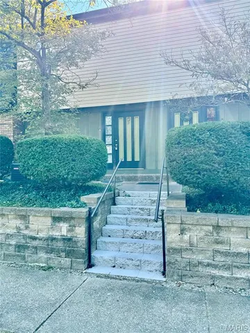 $65,000 | 2 French Quarter, Belleville, IL 62223