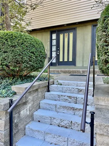 $65,000 | 2 French Quarter, Belleville, IL 62223