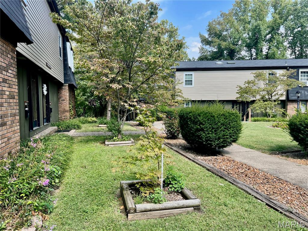 2 French Quarter Belleville, IL 62223 - Photo 22 of 24