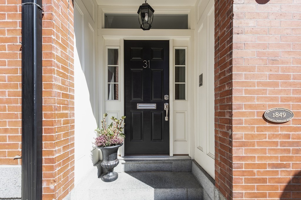 31 Mt Vernon Street, Unit 2 Boston, MA 02129 - Photo 1 of 25