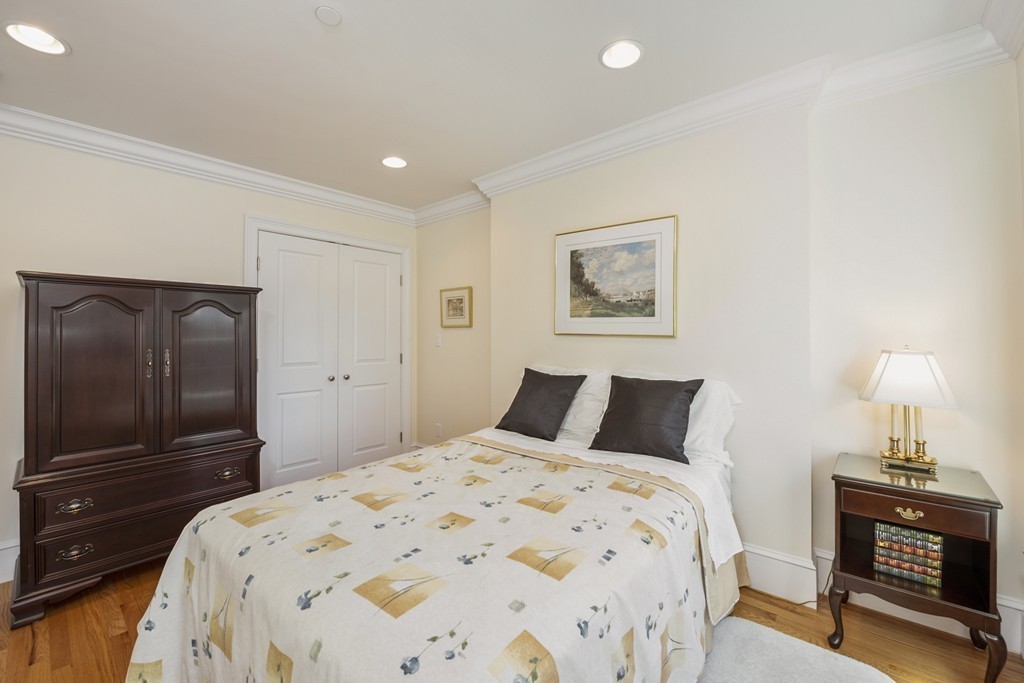 31 Mt Vernon Street, Unit 2 Boston, MA 02129 - Photo 12 of 25