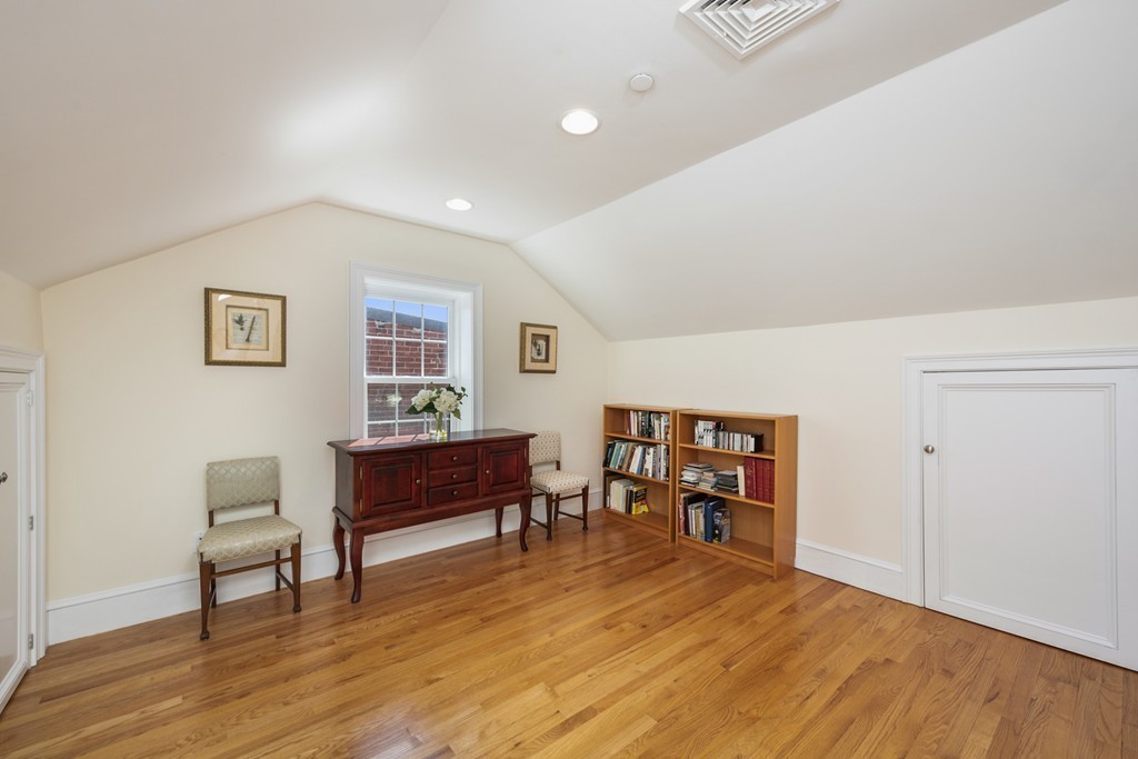 31 Mt Vernon Street, Unit 2 Boston, MA 02129 - Photo 16 of 25