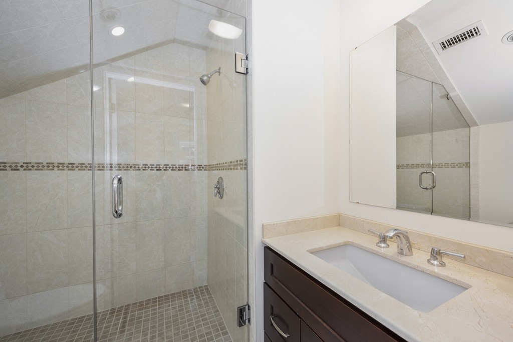 31 Mt Vernon Street, Unit 2 Boston, MA 02129 - Photo 17 of 25